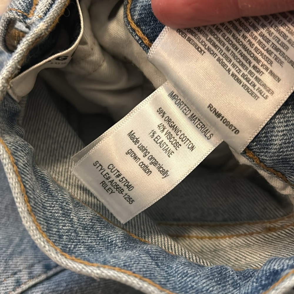 AGOLDE Riley Ripped High-Rise Cropped Jeans - Picture 10 of 10